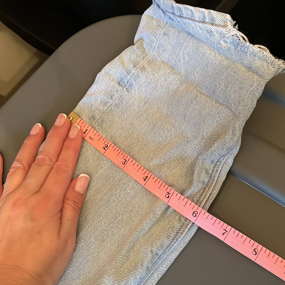 Distressed jeans - Picture 9 of 9